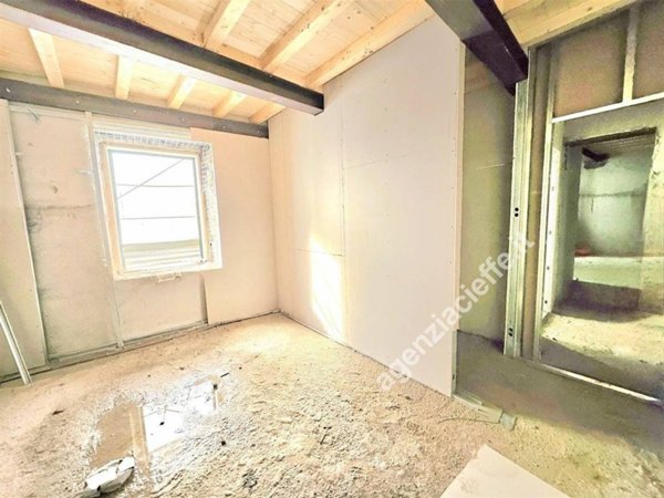 appartamento in vendita a Massa in zona Centro Storico