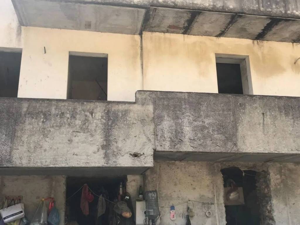 casa indipendente in vendita a Massa in zona Antona