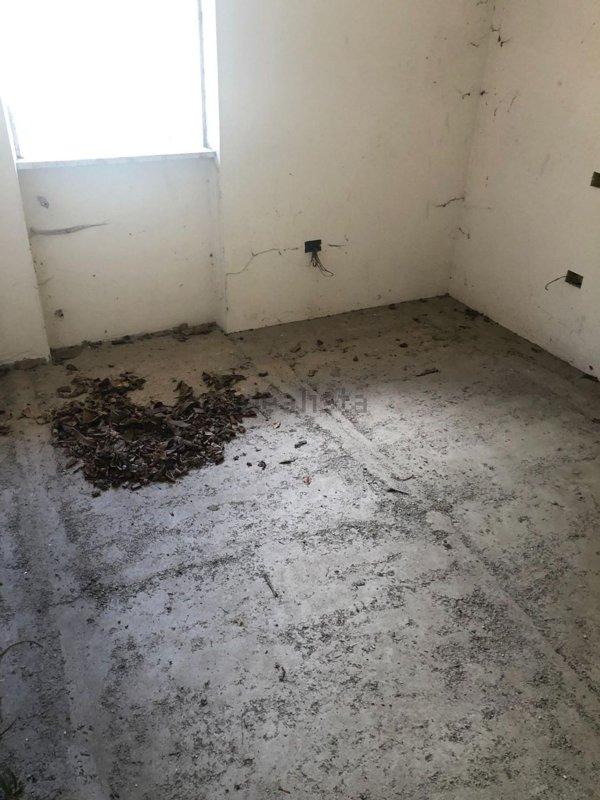 casa indipendente in vendita a Massa in zona Antona