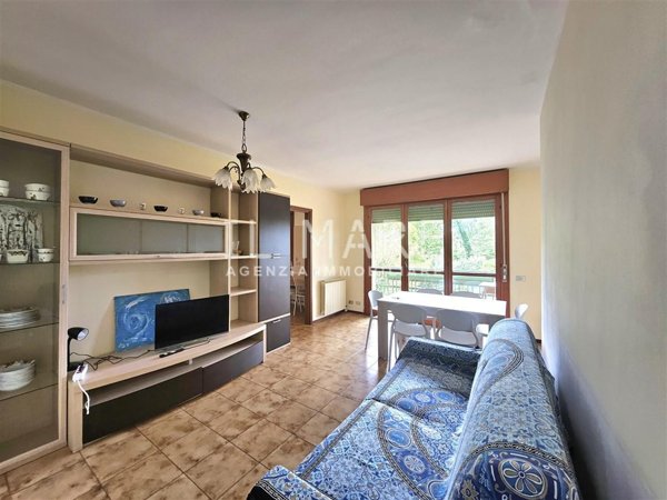 appartamento in vendita a Massa in zona Marina dei Ronchi