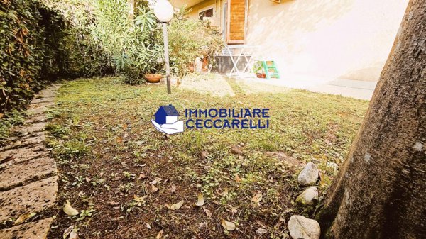 appartamento in vendita a Massa in zona Marina di Massa