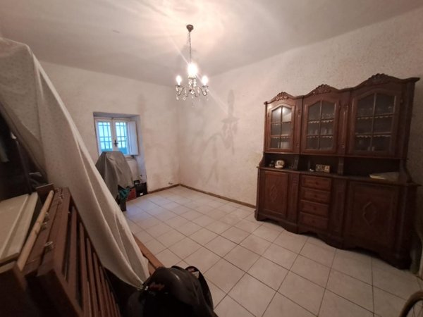 casa indipendente in vendita a Massa in zona Quercioli