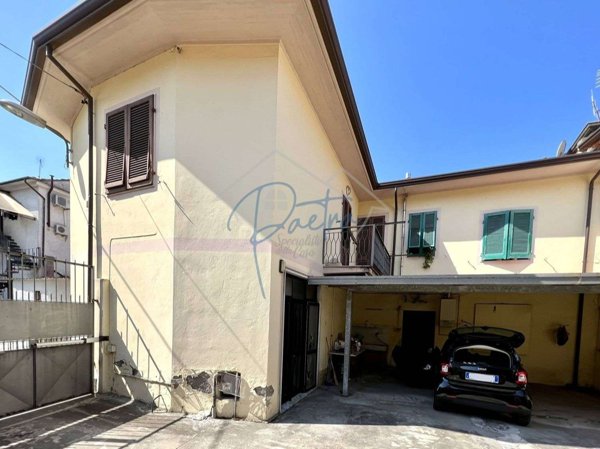 casa indipendente in vendita a Massa