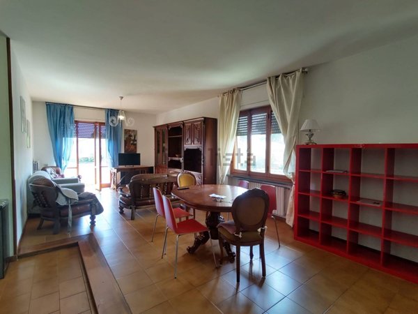 casa indipendente in vendita a Massa in zona Marina di Massa