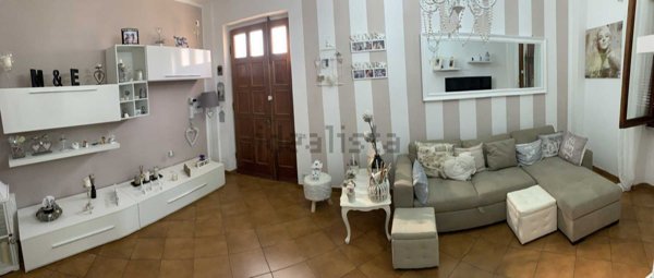 casa indipendente in vendita a Massa