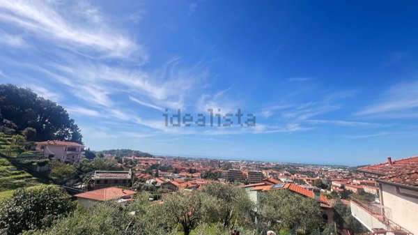 quadrivano in vendita a Massa