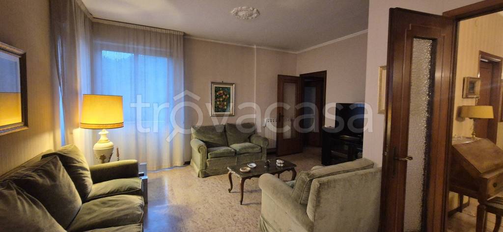 appartamento in vendita a Massa in zona Centro Storico