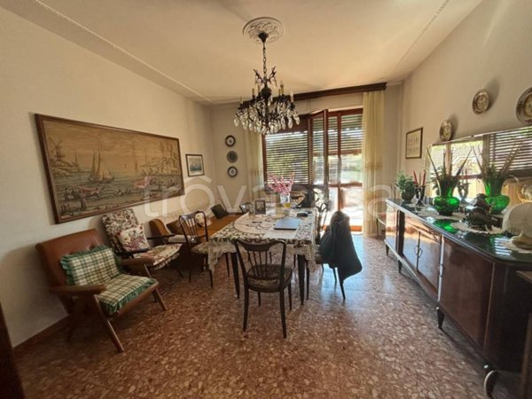 appartamento in vendita a Massa in zona Centro Storico