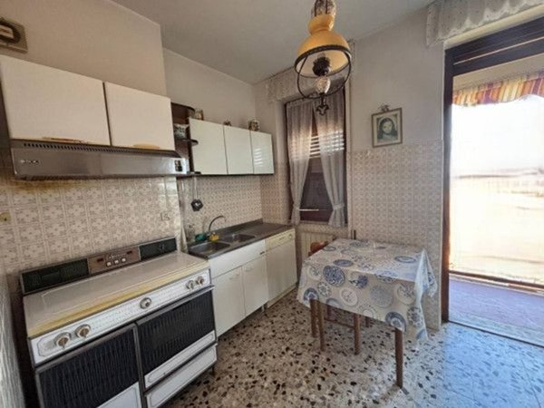 appartamento in vendita a Massa in zona Centro Storico