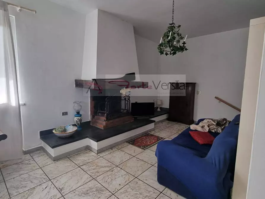 casa indipendente in vendita a Massa