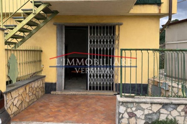 negozio in vendita a Massa in zona Mirteto