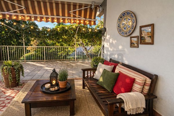 casa semindipendente in vendita a Massa in zona Centro Storico