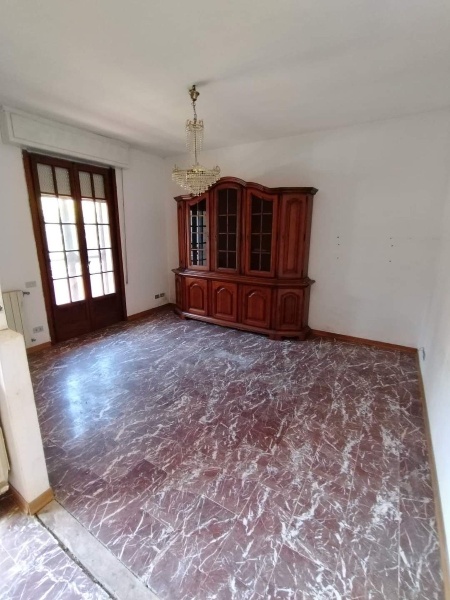 appartamento in vendita a Massa in zona Marina di Massa