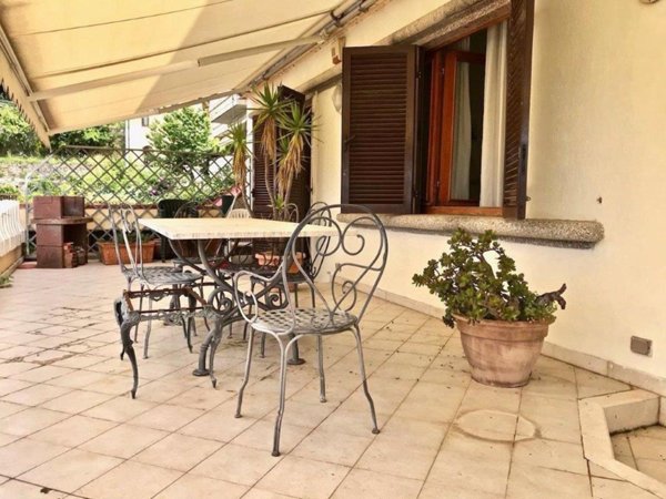 appartamento in vendita a Massa in zona Centro Storico