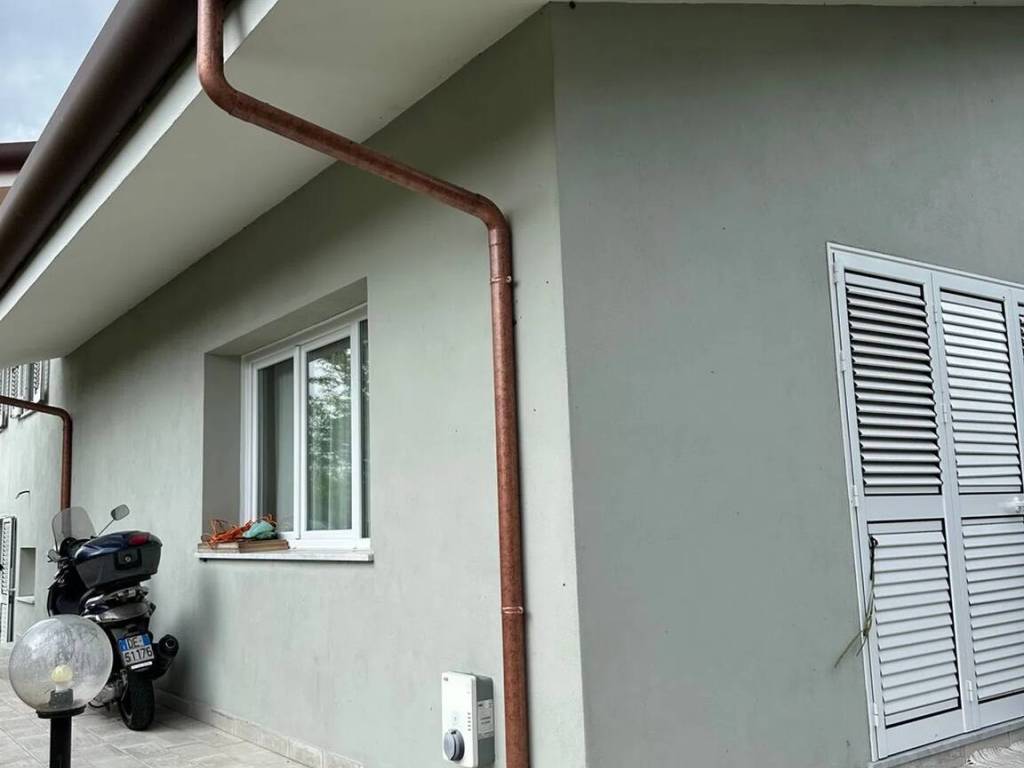 casa indipendente in vendita a Massa in zona Marina di Massa