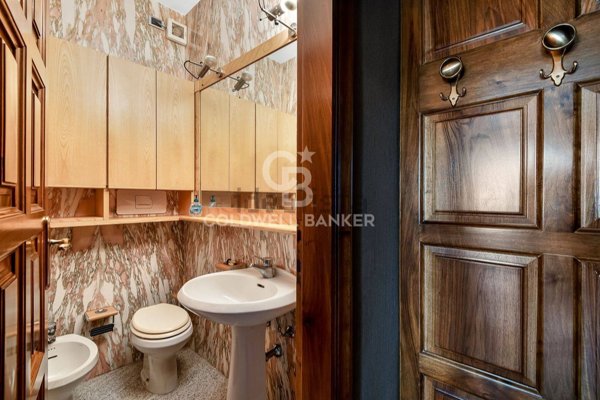 ufficio in vendita a Massa in zona Centro Storico