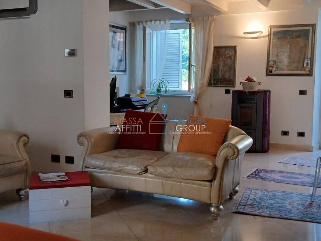 casa indipendente in vendita a Massa in zona Centro Storico