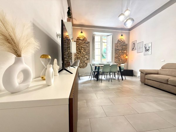 appartamento in vendita a Massa in zona Centro Storico