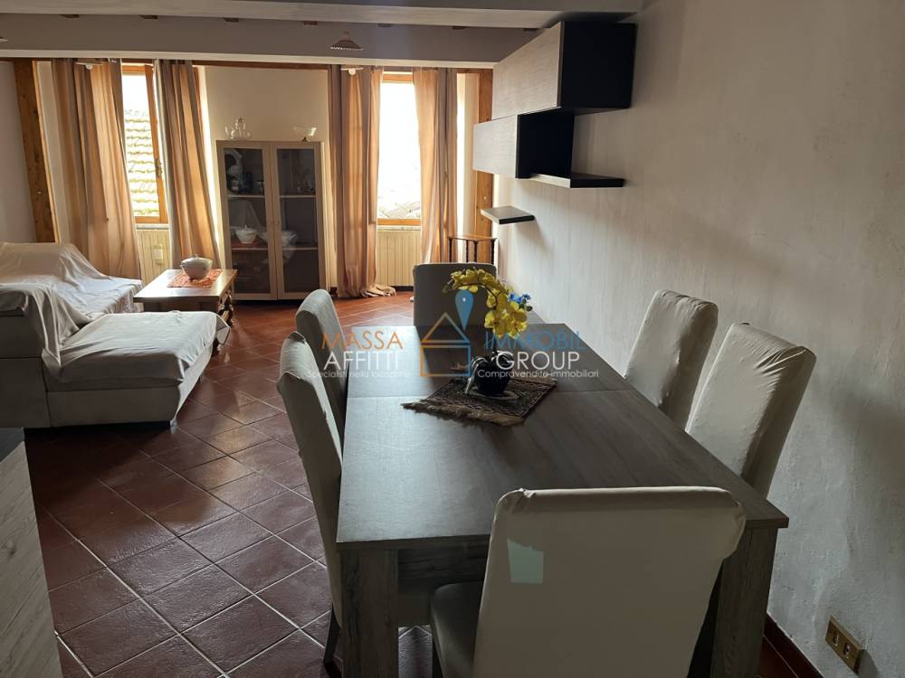 casa indipendente in vendita a Massa in zona Antona