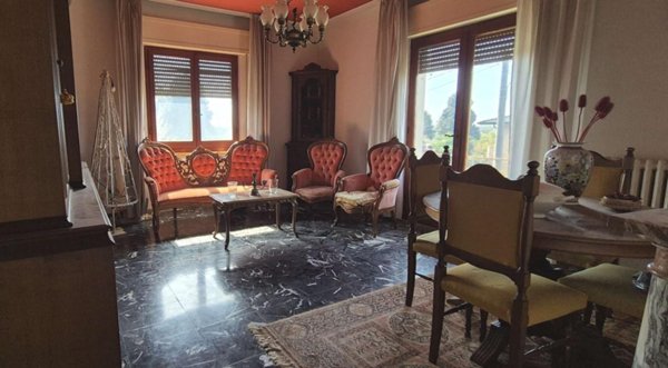 appartamento in vendita a Massa in zona Marina di Massa