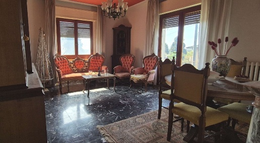 appartamento in vendita a Massa in zona Marina di Massa