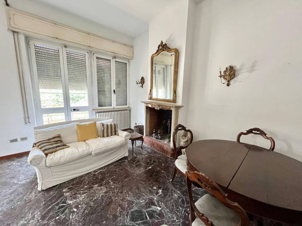 appartamento in vendita a Massa in zona Centro Storico