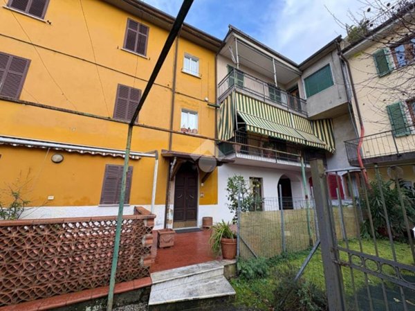 appartamento in vendita a Massa in zona Centro Storico