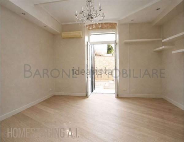 appartamento in vendita a Massa in zona Centro Storico