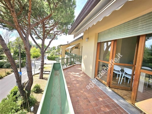 appartamento in vendita a Massa in zona Marina dei Ronchi