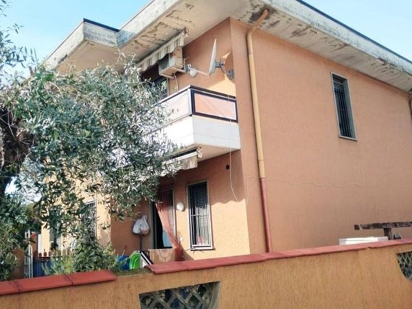 casa indipendente in vendita a Massa in zona Marina di Massa