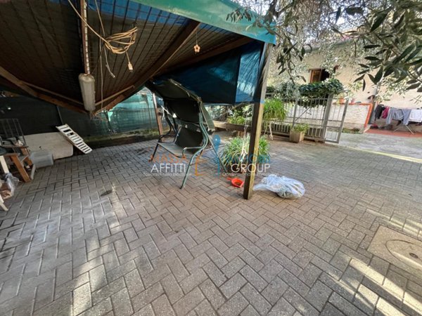 appartamento in vendita a Massa in zona Marina di Massa