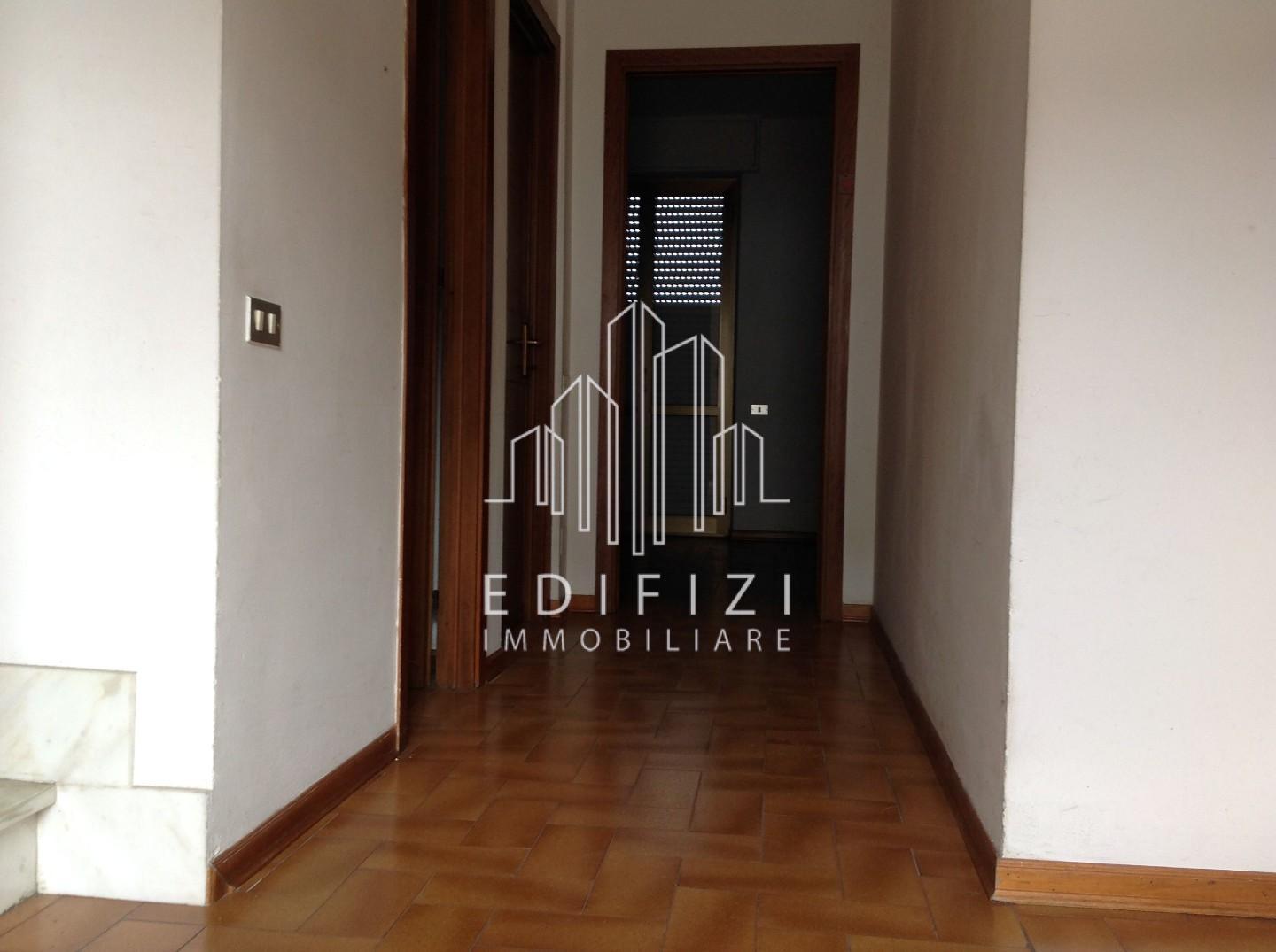 casa indipendente in vendita a Massa in zona Quercioli