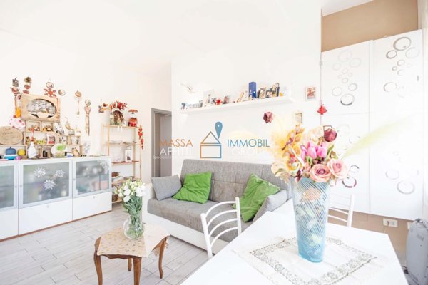 appartamento in vendita a Massa in zona Centro Storico