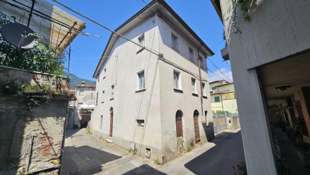 casa indipendente in vendita a Massa in zona Castagnola