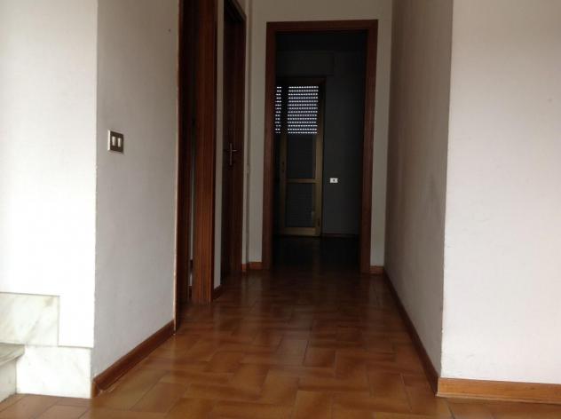 casa indipendente in vendita a Massa in zona Quercioli