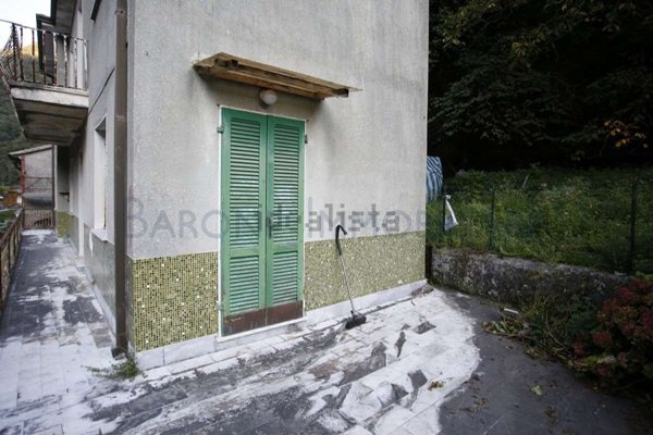 casa indipendente in vendita a Massa in zona Canevara