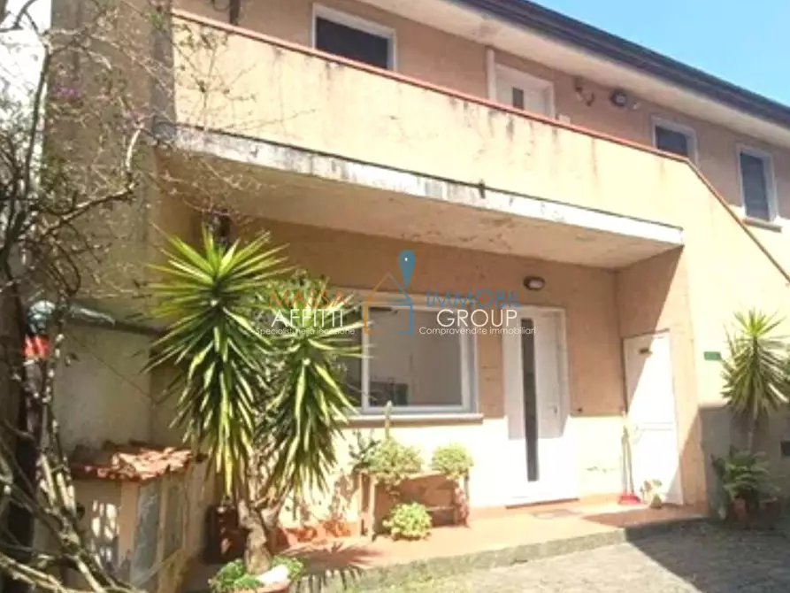 casa indipendente in vendita a Massa