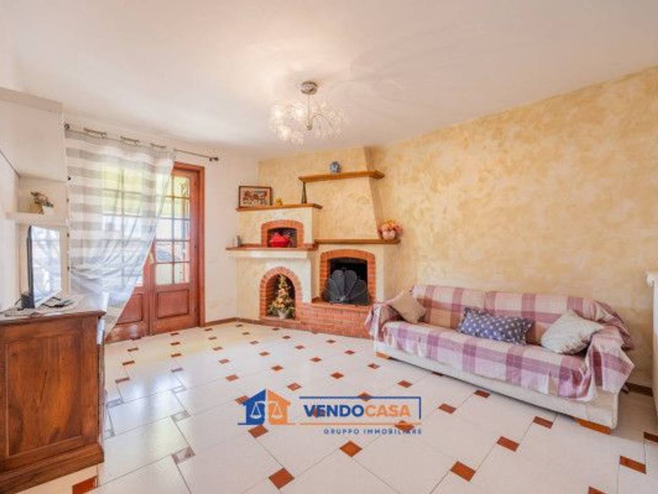 casa indipendente in vendita a Massa