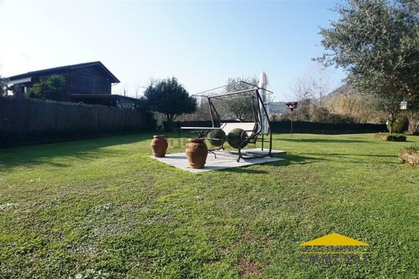 casa indipendente in vendita a Massa in zona Romagnano