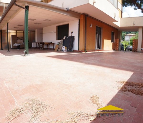 appartamento in vendita a Massa in zona Centro Storico