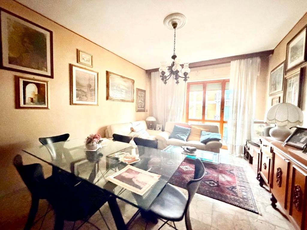 appartamento in vendita a Massa in zona Centro Storico