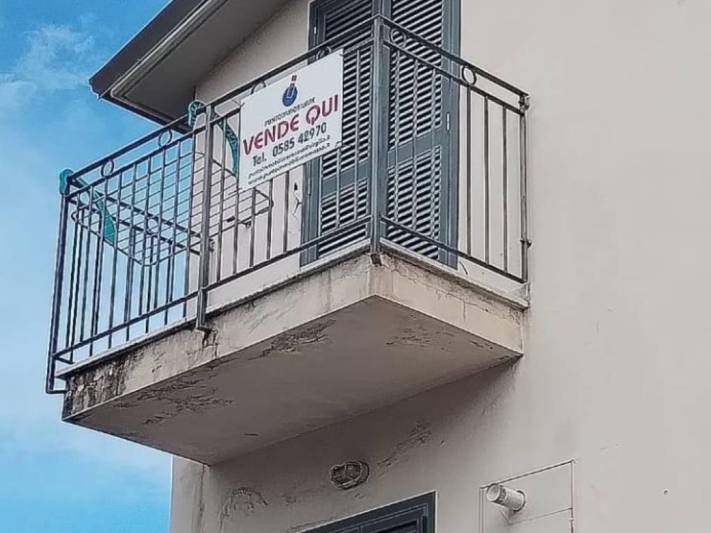 appartamento in vendita a Massa in zona Centro Storico