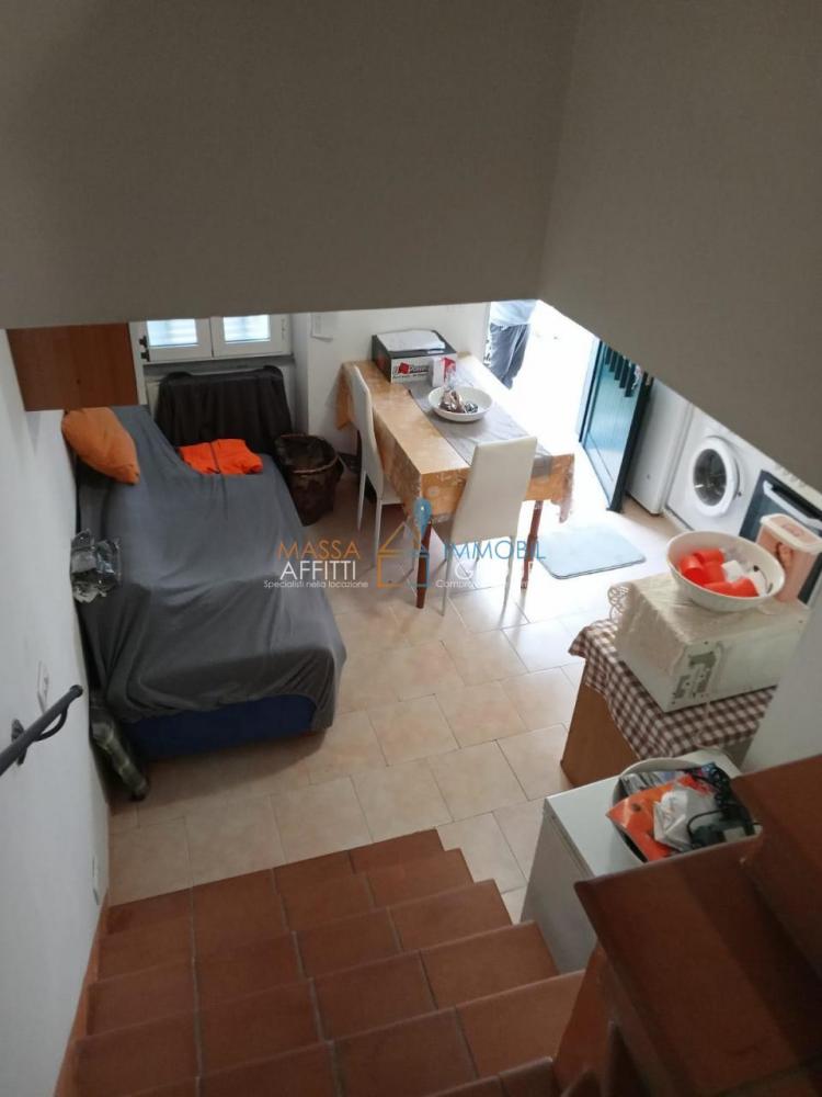 casa indipendente in vendita a Massa in zona Quercioli