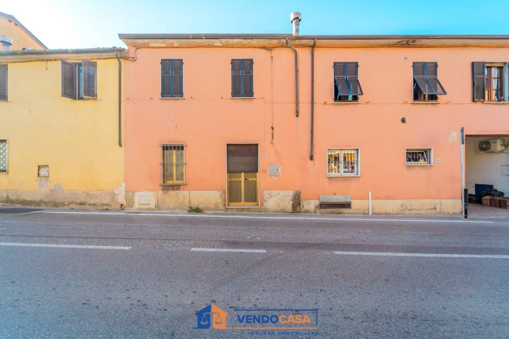 casa indipendente in vendita a Massa