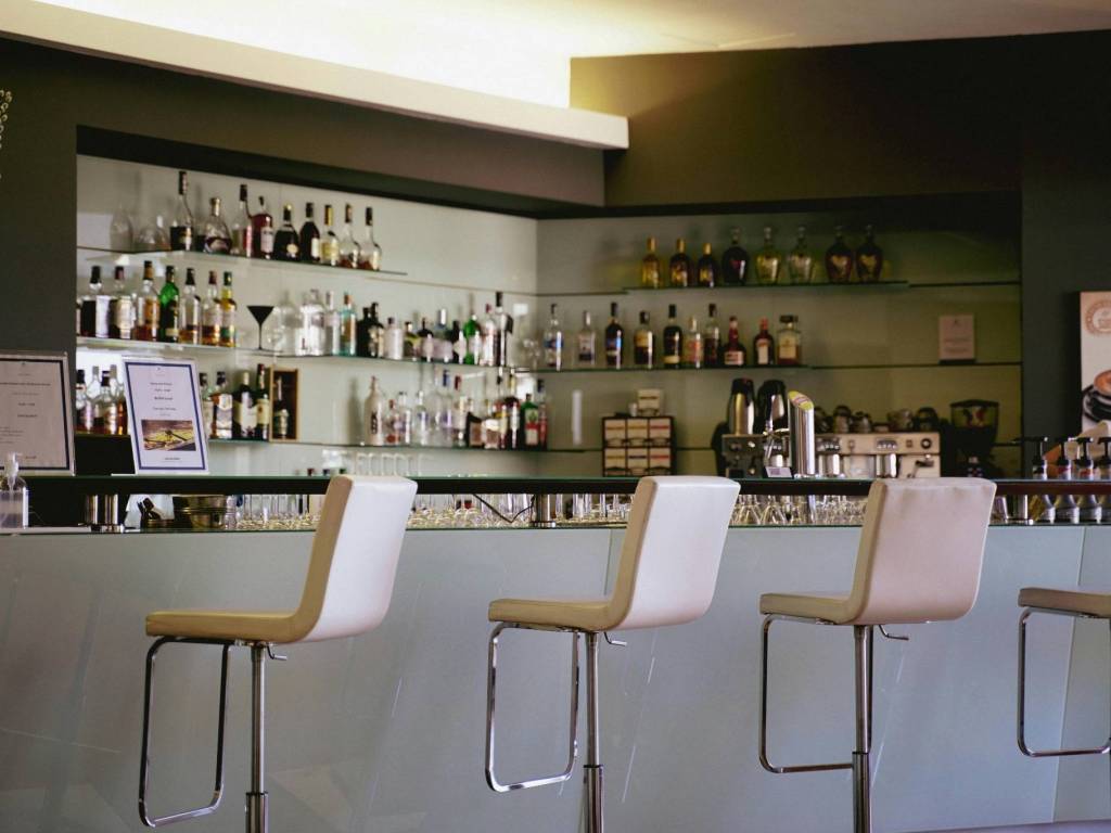 negozio in vendita a Massa