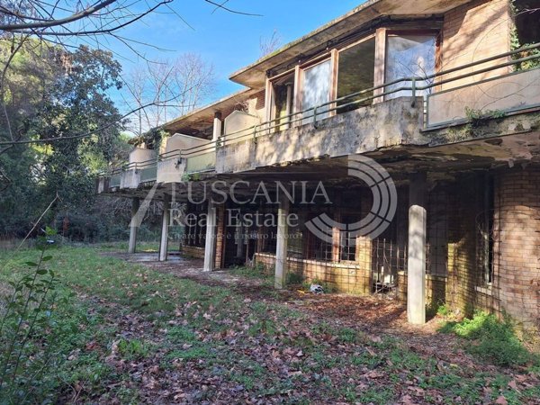 casa indipendente in vendita a Massa in zona Poveromo