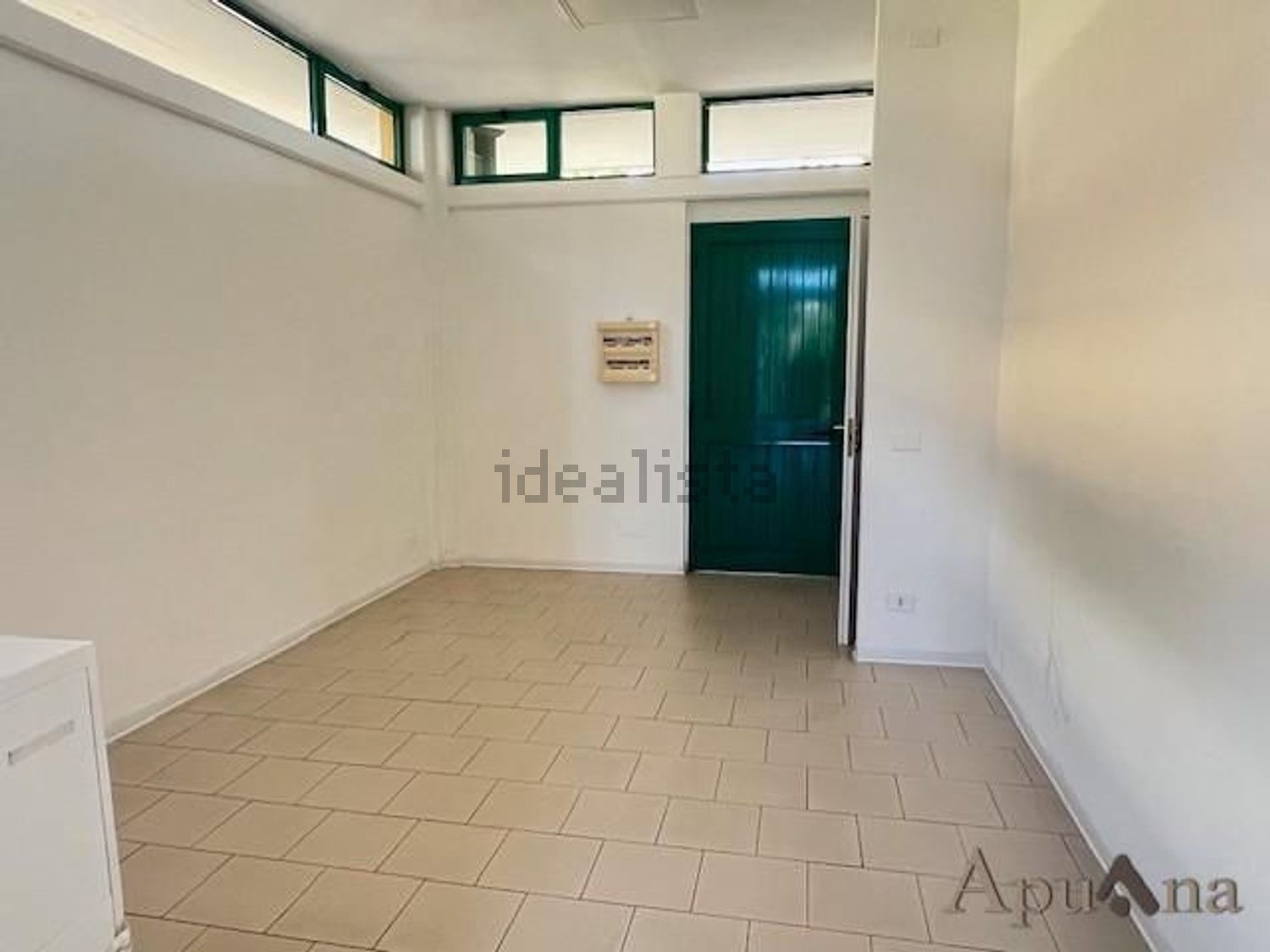 trivano in vendita a Massa in zona Marina di Massa