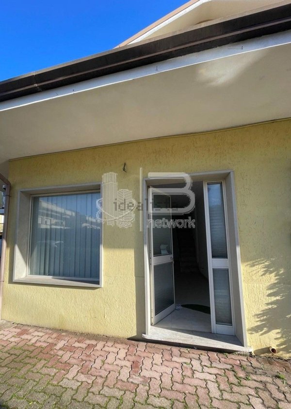 ufficio in vendita a Massa in zona Marina dei Ronchi