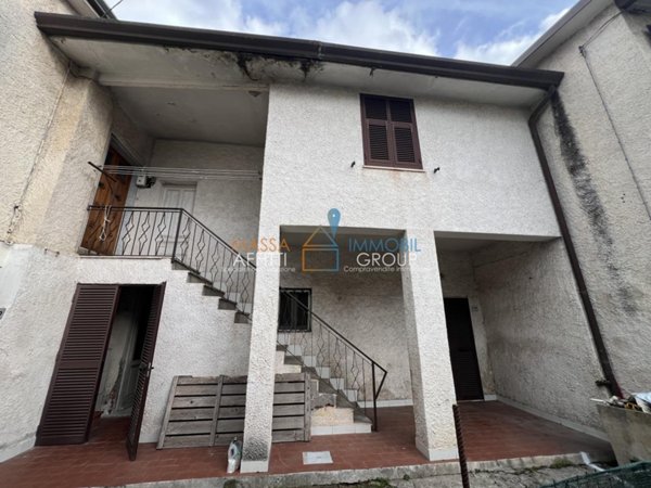 casa indipendente in vendita a Massa in zona Quercioli