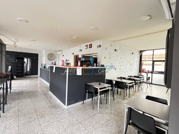 locale commerciale in vendita a Massa